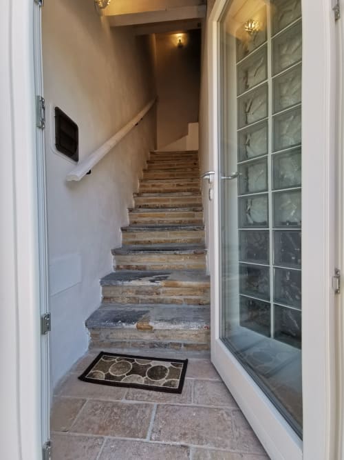 Nuvole | Corte Buenavista - appartamento luminoso con letti singoli o matrimoniale per 4 persone. Sala e bagno privato. Cucina, macchina del caffè, Wifi, piscina.