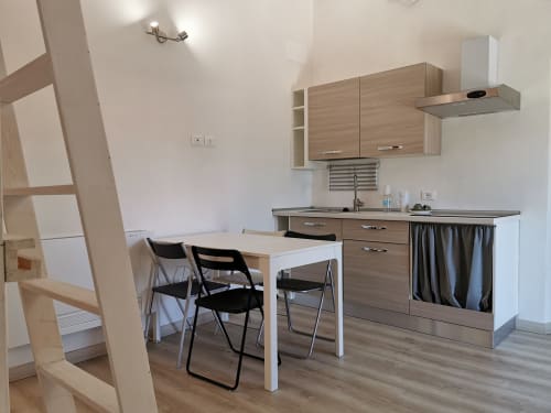 Nuvole | Corte Buenavista - appartamento luminoso con letti singoli o matrimoniale per 4 persone. Sala e bagno privato. Cucina, macchina del caffè, Wifi, piscina.