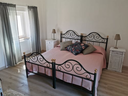 Nuvole | Corte Buenavista - appartamento luminoso con letti singoli o matrimoniale per 4 persone. Sala e bagno privato. Cucina, macchina del caffè, Wifi, piscina.