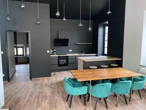 Grand espace salle à manger et cuisine moderne - Le loft