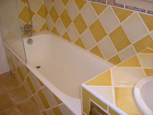 Baignoire salle de bain location de vacances provence
