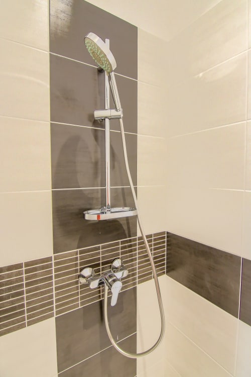 Douche - Hôtel Cathédrale Sainte Marie - Résidence Baionakoa