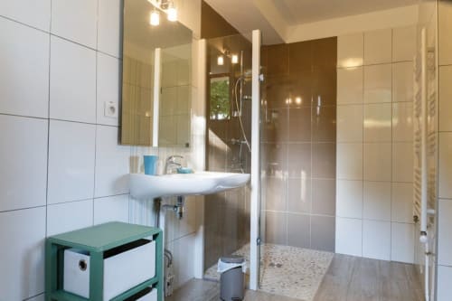 Salle de bain, douche à l'italienne, Chambre d'hôtes, Clermont Dessous, Les terrasses de Bessou.