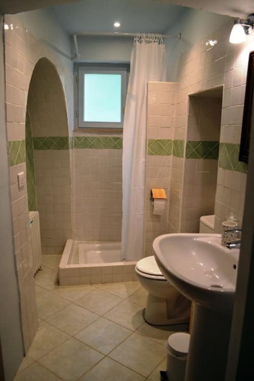 Espace salle de bain, douche Chambre d'hôtes, Clermont Dessous, Les terrasses de Bessou.