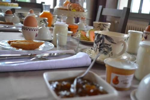 Petit déjeuner, Chambre d'hôtes, Clermont Dessous, Les terrasses de Bessou.