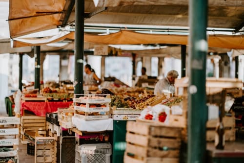 Le marché, Chambre d'hôtes, Clermont Dessous, Les terrasses de Bessou.