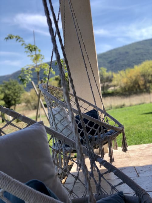 Extérieur, fauteuil suspendu, La Melonnerie, Bastide, Lacoste, Luberon.