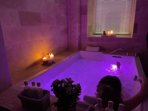 jacuzzi-bain bouillonnant-balnéo-chambre d hotes -la bulle de josephine.lepasdemoineau