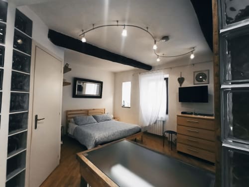 L'angelo Pellegrino | Acqua, monolocale con parquet, wifi, TV, condizionatore, zona notte, bagno privato, doccia, cucina attrezzata, appartamento al primo piano.