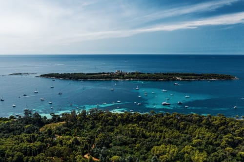 îles de Lerins - Les Remparts Antibes - location saisonniere appartement vue mer Antibes - Loft - Duplex - Onyx - Diamonds - Chanel - Hermes