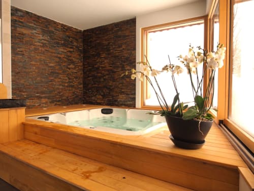 Moment de relaxation dans le jacuzzi - Le Valombré