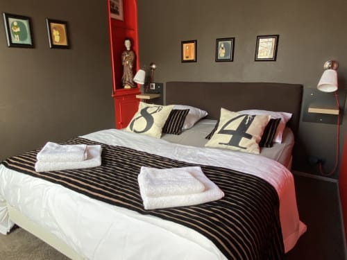 Bedroom bed Le84Sainte-Cath' lille guest apartment 84 rue Sainte-Catherine Lille Vieux lille