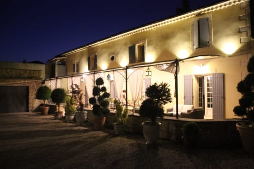 Vue de la maison d'hôtes en soirée - Mas Dansavan