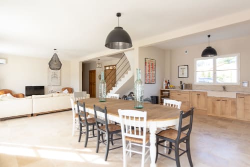 Salle à manger, espace salon cuisine, La Melonnerie, Bastide, Lacoste, Luberon.