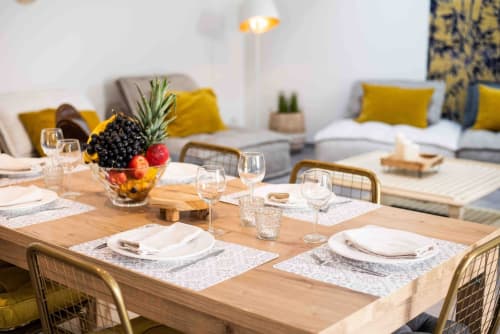 Salon et salle à manger du gîte le jardin de la tour pinte