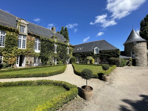 Entrée extérieure, Manoir de la Bégaudière, gîte de charme et salle de réception, Mont-Dol.