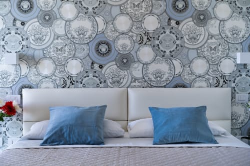 Villa Ariele | camera matrimoniale Sorrento, deluxe, insonorizzata, luminosa e spaziosa, rimodernata, con piscina e solarium, wifi, parcheggio, colazione km0, bagno privato con doccia, vista mare, piastrelle in marmo del posto, vicino al mare, costiera amalfitana.