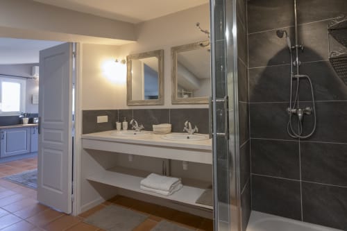 Séjour en amoureux à six fours les plages- appartement sans enfants- appartement sanary- appartement la seyne- appartement ollioules- appartement la seyne sur mer