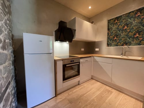 Cuisine toute équipée, logement, Manoir de la Bégaudière, Le Mahé de la Bourdonnais, Mont-Dol.