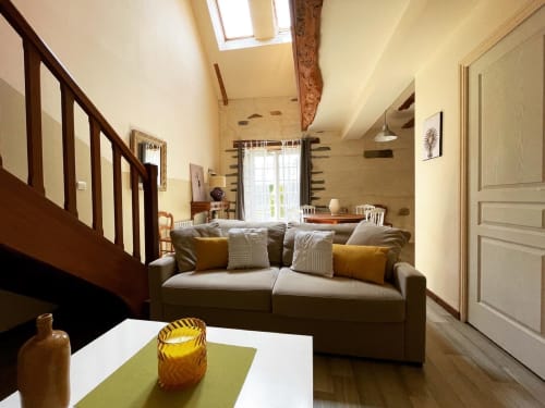 Espace détente, canapé, gîte Le chateaubriand, Manoir de la Bégaudière, Gîte de charme, Mont-Dol.