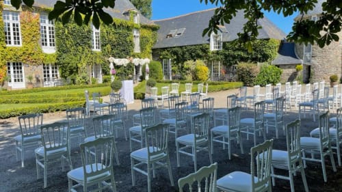 Extérieur, mise en place cérémonie de mariage, Manoir de la Bégaudière, Salle de réception, Mont-Dol.