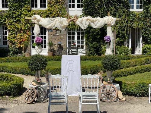 Cérémonie de mariage en extérieur, Manoir de la Bégaudière, Salle de réception, Mont-Dol.