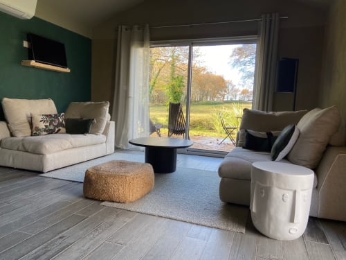 Salon Cabanes de canterane - gîte dans la région bordelaise 