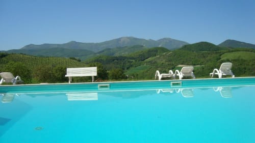 Agriturismo Ca' Le Suore | agriturismo con camere, vacanze in agriturismo, agriturismo con piscina, agriturismo dove dormire, agriturismo nelle Marche, Agriturismo a Cagli, alloggi a Cagli. Casa con giardino, Casa con terrazza. Casa con piscina. Escursioni, attivitá, corsi all'aria aperta, sala congressi Marche, ritiri yoga, corsi di cucina marchigiana.