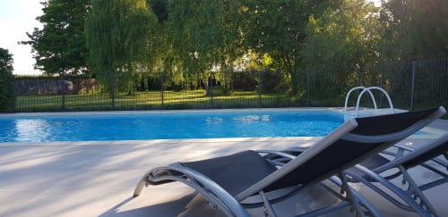 Heated swimming pool Gîte et chambres d'hôtes le Chêne Billault