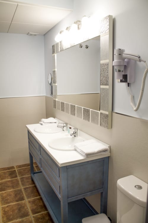 ALOJAMIENTOS VICTORIA | Todo Equipado Apartamento con baño privado en Sigüenza
