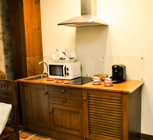 ALOJAMIENTOS VICTORIA | Habitación romántica, moderna y cálida en Sigüenza