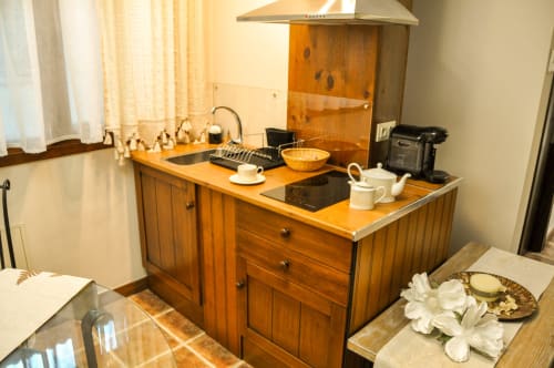 ALOJAMIENTOS VICTORIA | Habitación, moderna toda equipada, cálida en el centro de Sigüenza con jacuzzi privado 