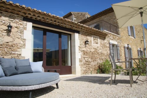 Espace terrasse, salon de jardin extérieur, chambre d'hôte, gîtes, le Clos d'Olea, provence, Luberon.