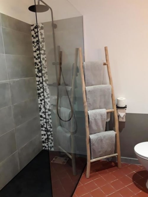 Salle de bain douche à l'italienne - Hébergement Bédoin