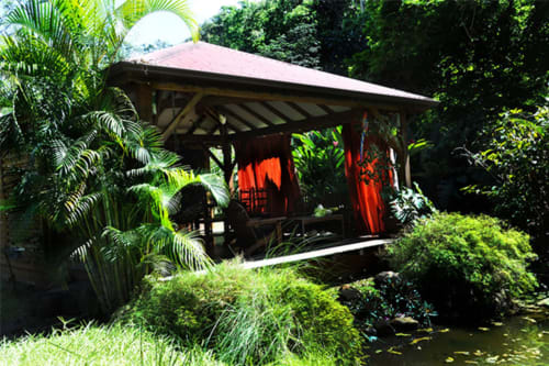 Cabane avec terrasse extérieure, hébergements insolites, West Indies cottage, Guadeloupe. 