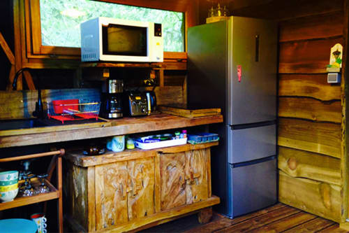 Espace cuisine, cuisine toute équipée, hébergements insolites, West Indies cottage, Guadeloupe. 