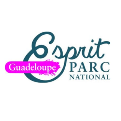 Parc National de la Guadeloupe, Basse-Terre, tortues, baleine à bosse, cascades, rivières , volcan, Pointe-Noire , Deshaies, Bouillante, West Indies Cottage
