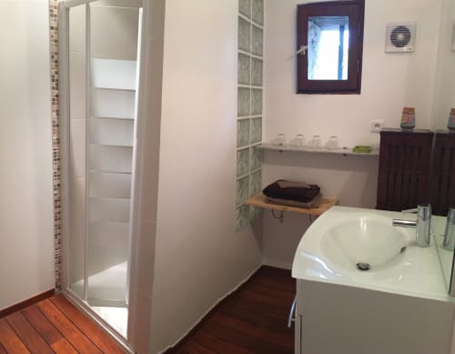 Salle de bain, Le Palissy, gîte, chaumières du chêne, Pouillé, 
Loir-et-Cher
