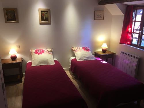 Chambre avec lit jumeaux, Le Palissy, gîte, chaumières du chêne, Pouillé, 
Loir-et-Cher