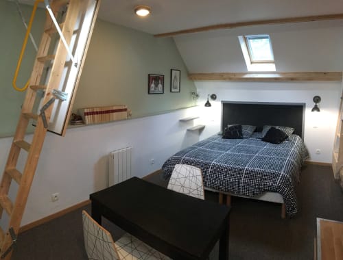 Chambre lit double, Gabrielle D'Estrée, gîte, chaumières du chêne, Pouillé, 
Loir-et-Cher