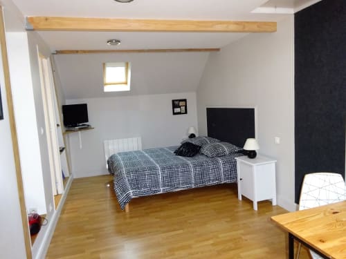 Lit double, chambre, logement, Agnes Sorel, chaumières du chêne, Pouillé, 
Loir-et-Cher