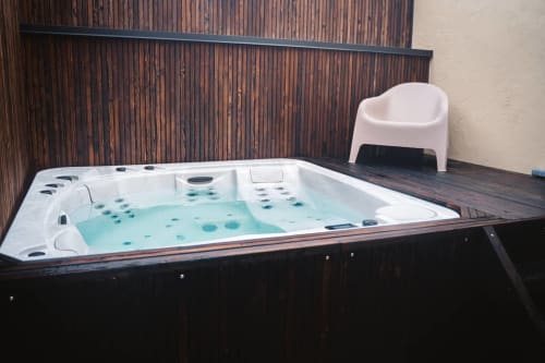 Jacuzzi - Green suite - Color residence, Mons, Belgique