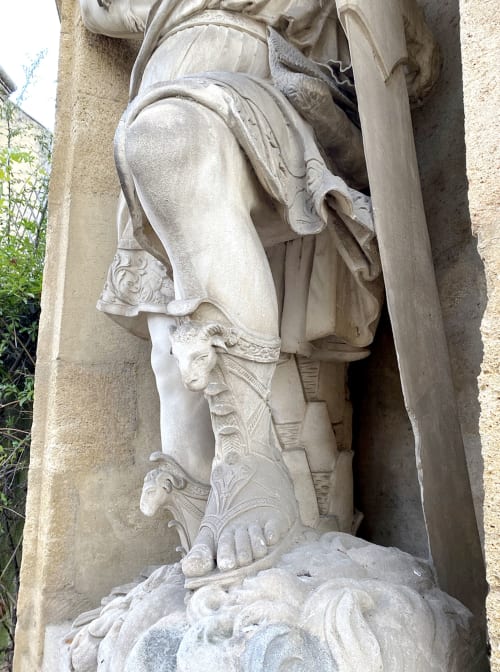 Détail statue, jardin Joseph Sec, Aix en Provence