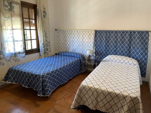 Dormitorio doble en Chalet privado Esuri cerca de Puy Du Fou Toledo, España.