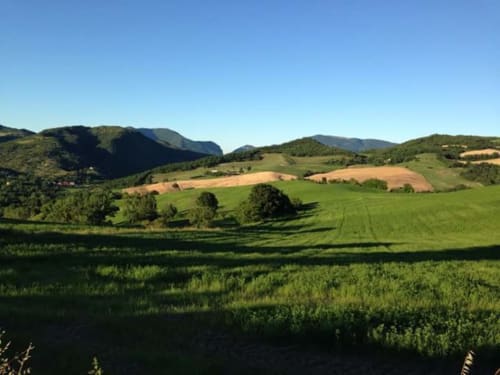 Agriturismo Ca' Le Suore | agriturismo con camere, vacanze in agriturismo, agriturismo con piscina, agriturismo dove dormire, agriturismo nelle Marche, Agriturismo a Cagli, alloggi a Cagli. Casa con giardino, Casa con terrazza. Casa con piscina. Escursioni, attivitá, corsi all'aria aperta, sala congressi Marche, ritiri yoga, corsi di cucina marchigiana.