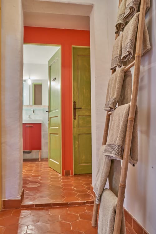 salle de bain avec douche, WC séparé