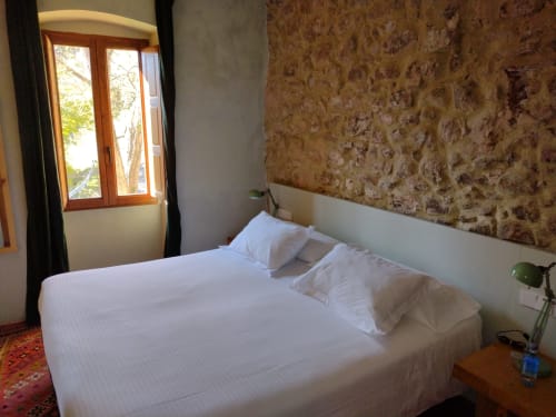 Hostal de Bianya - habitaciones equipadas