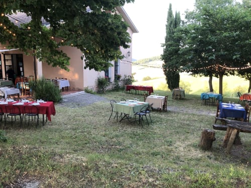 Agriturismo Ca' Le Suore | agriturismo con camere, vacanze in agriturismo, agriturismo con piscina, agriturismo dove dormire, agriturismo nelle Marche, Agriturismo a Cagli, alloggi a Cagli. Casa con giardino, Casa con terrazza. Casa con piscina. Escursioni, attivitá, corsi all'aria aperta, sala congressi Marche, ritiri yoga, corsi di cucina marchigiana.