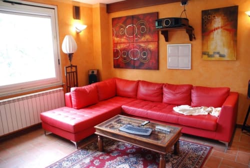 Blue Room | Villa Mirano B&B, just outside Turin. It offers free Wifi, flat screen TV, wardrobe, air conditioning, hairdryer, private bathroom, shower, DVD player, dining room, lounge, outdoor pool.