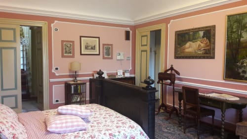 Suite Rosa | Villa Mirano B&B, with pool view near Turin. It accommodates 3 people, offers 1 single bed, 1 double bed, large private bathroom, balcony with view, free Wifi, Smart Tv with Sky, Netflix, Amazon Prime Video, laundry service, hairdryer, shower, XBox.